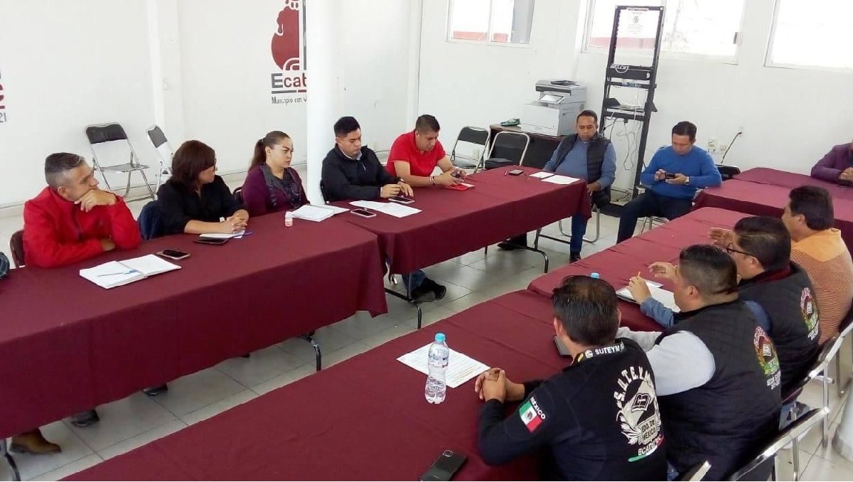 Autoridades de Ecatepec se reúnen con sindicalizados del Suteym. Foto: (Especial)