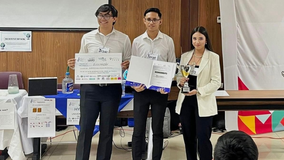 Laura Arely López Gámez, Jesús Manuel Sánchez Lozano y Jorge Ignacio Cervantes de la Torre. (cortesía)