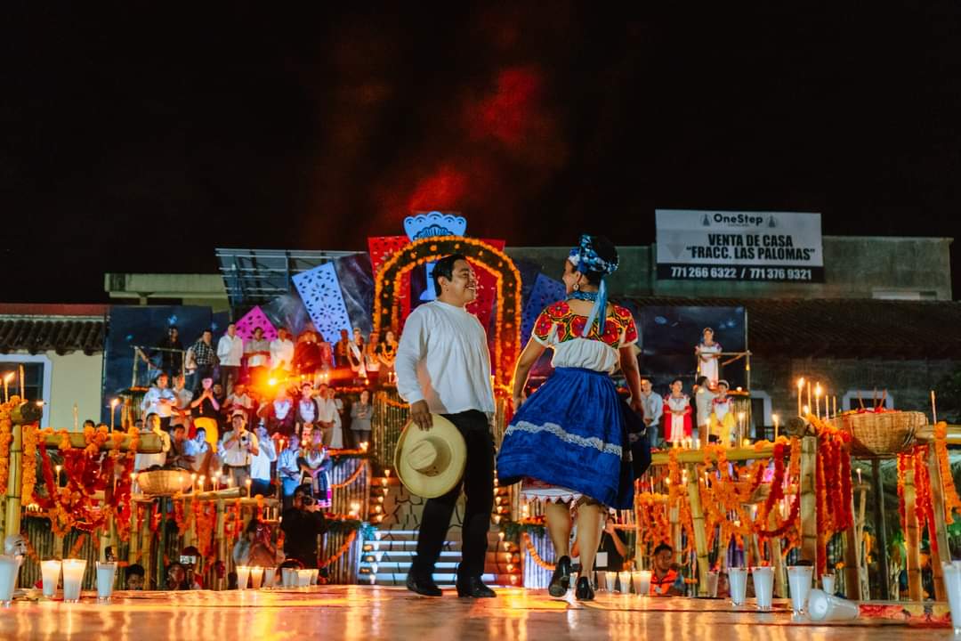 Xantolo da inicio en Huejutla con inauguración de centro ceremonial. (Wendy Salazar)