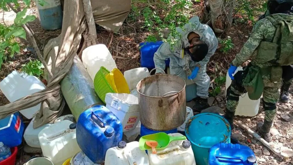 Ejército desmantela laboratorio clandestino del Cártel de Sinaloa en Navolato