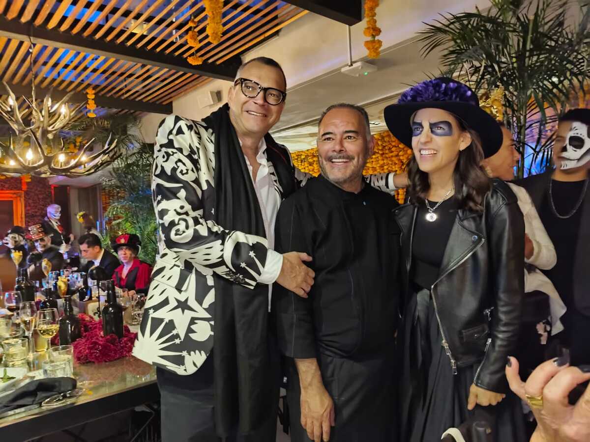 Bruce James,  Ricardo Muñoz Zurita y Bertha González Nieves / Adriana Jiménez