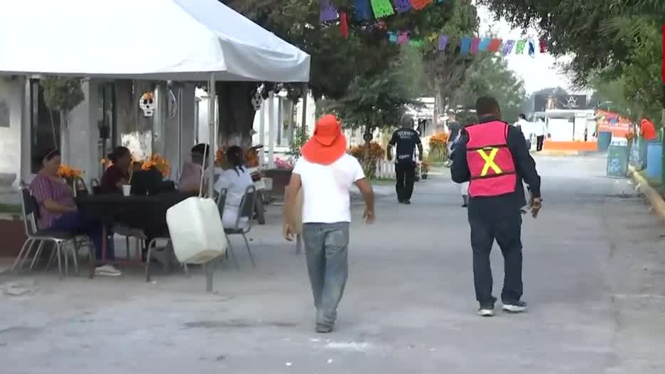 Comienza la alta afluencia en panteones por el Día de Muertos