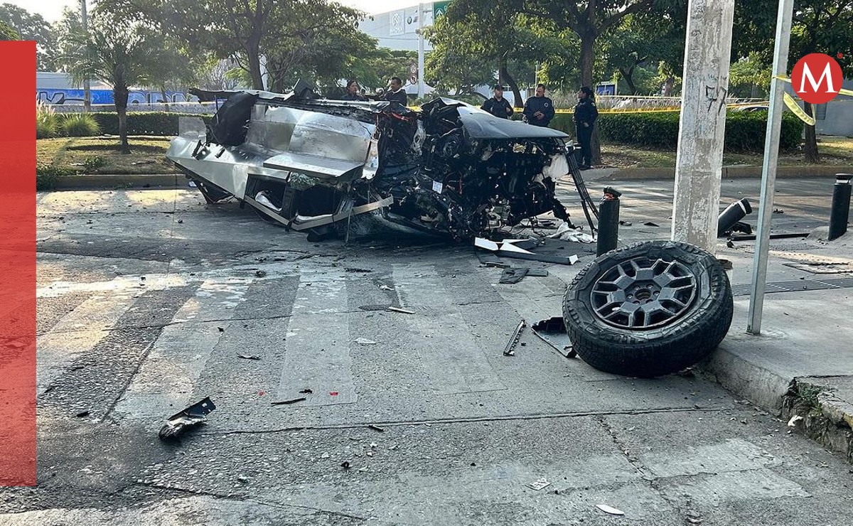 Cybertruck protagoniza accidente en Guadalajara (Especial)