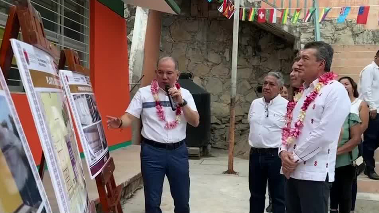 Gobernador Rutilio Escandón inaugura dos aulas en escuela primaria de Tuxtla Gutiérrez