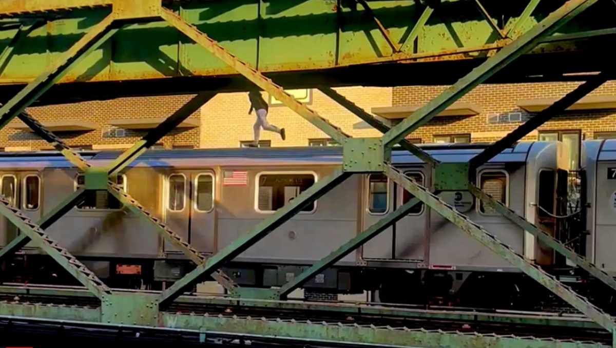 Joven muere tras hacer reto viral “Subway surfing”. | Especial
