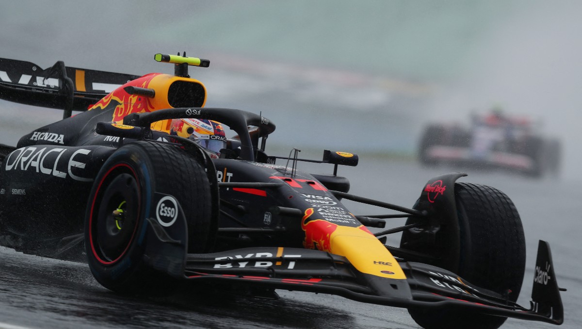 'Checo' Pérez, perjudicado por bandera roja y queda fuera en la Q2 del GP de Brasil (Reuters)