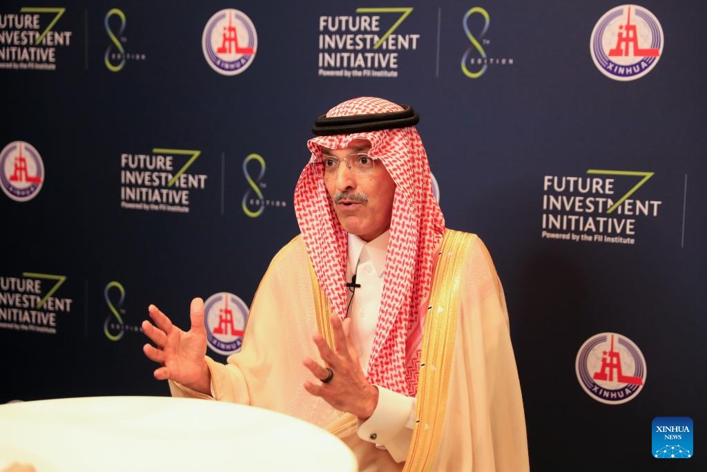 Mohammed Al-Jadaan, habló en el marco de la VIII Conferencia de la Iniciativa de Inversión Futura, en Riad, Arabia Saudita. (Xinhua/ Yan Jing)