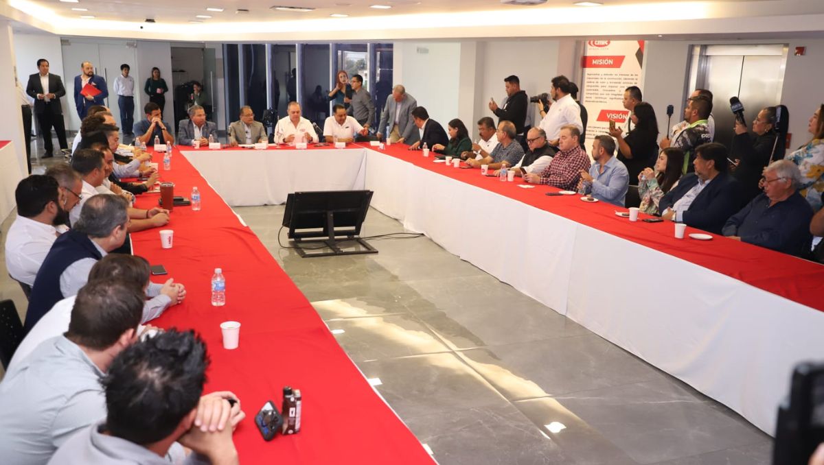 Andrés Mijes no descartó buscar a los diputados federales para solicitar la intervención de esta carretera. Luis Guerra