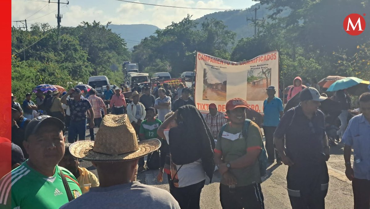 Bloquean la carretera federal Chilpancingo-Tlapa | Foto: especial