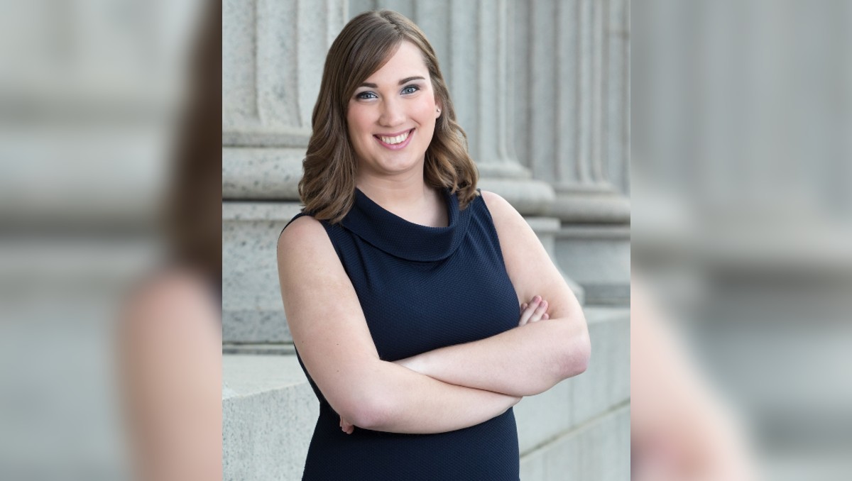 Sarah McBride, de 34 años, fue elegida para el Senado de Delaware en 2021. | Facebook