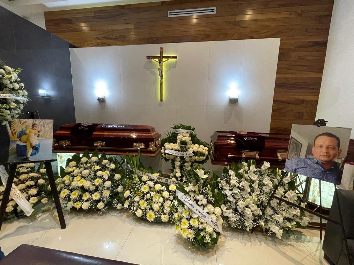 Dan último adiós a madre e hijo víctimas de una explosión en Tlaquepaque. (Karla Rodríguez)