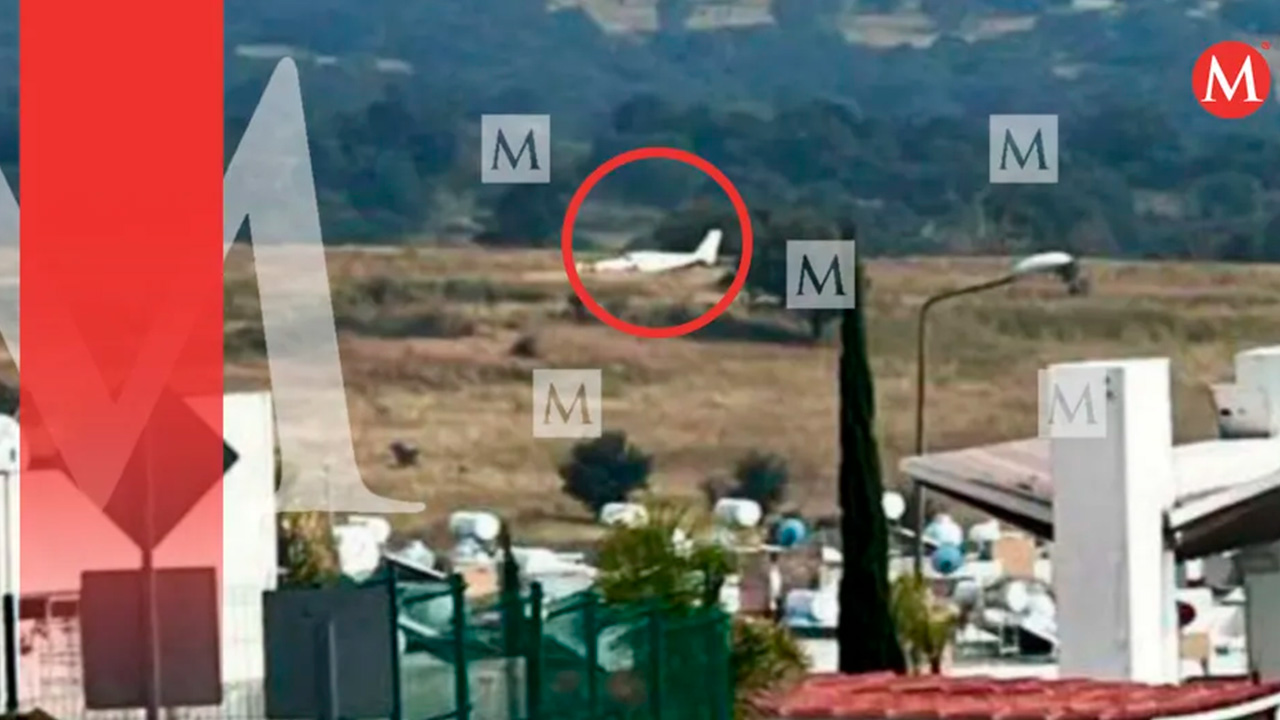 Avioneta aterriza de emergencia en fraccionamiento de Puebla debido a presuntas fallas mecánicas