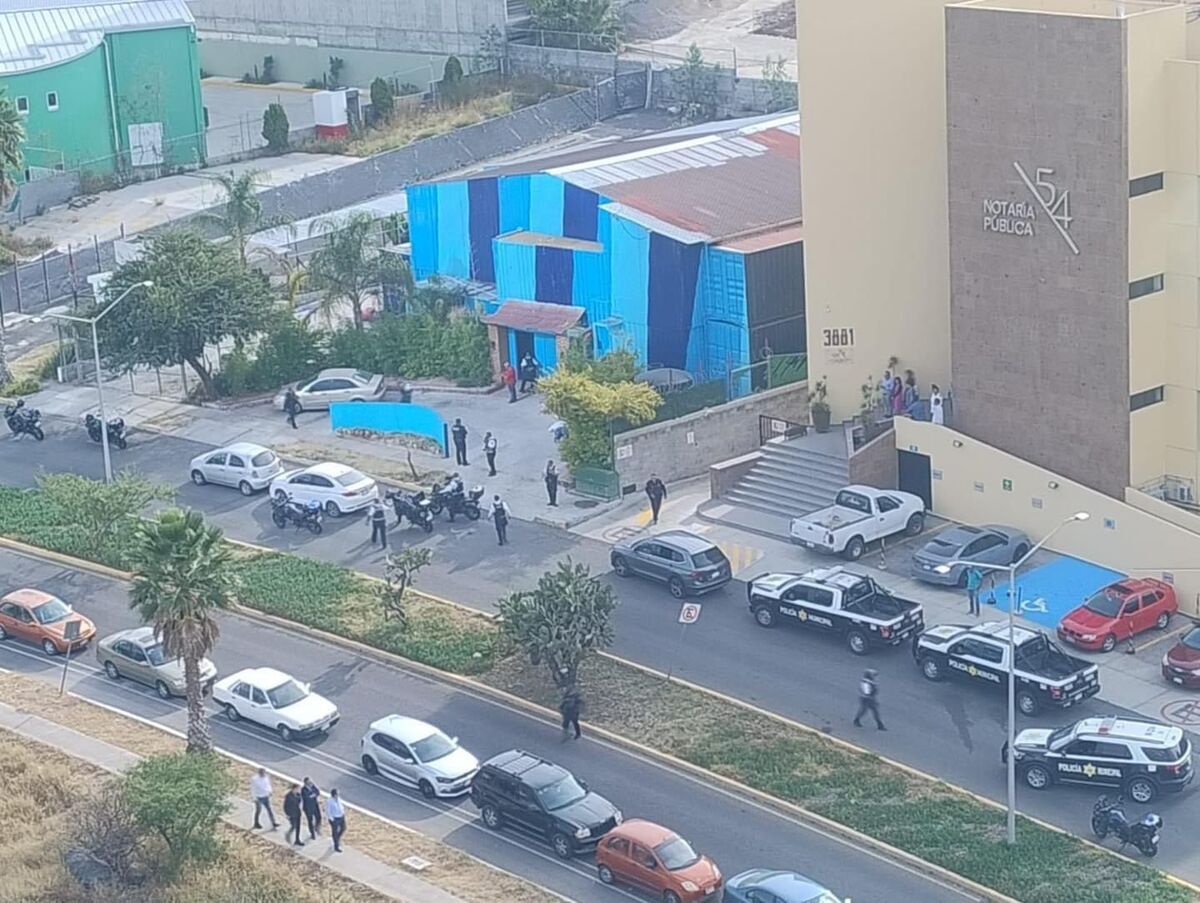 Balacera en Querétaro deja 3 muertos en bar en remodelación. | Especial