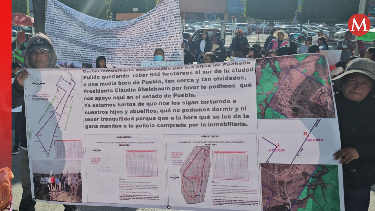 Campesinos bloquean la 11 Sur en Puebla; denuncian despojo de tierras | Daniel Hernández