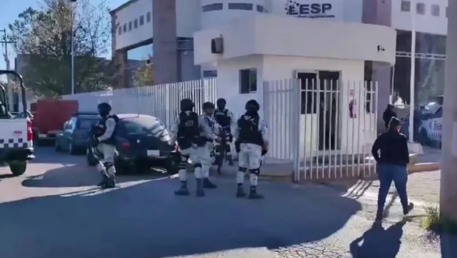 Desalojan centro de salud en Zacatecas por presunta amenaza de explosivos