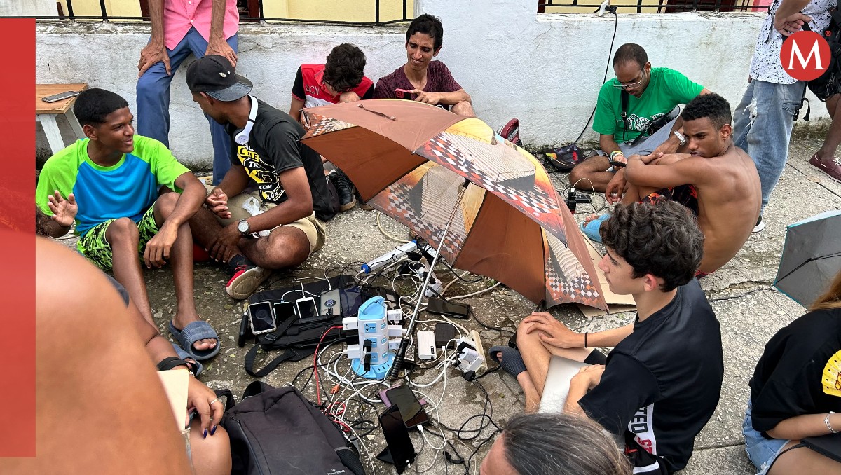 Los cubanos se las ingenian para vivir sin energía eléctrica. | AFP