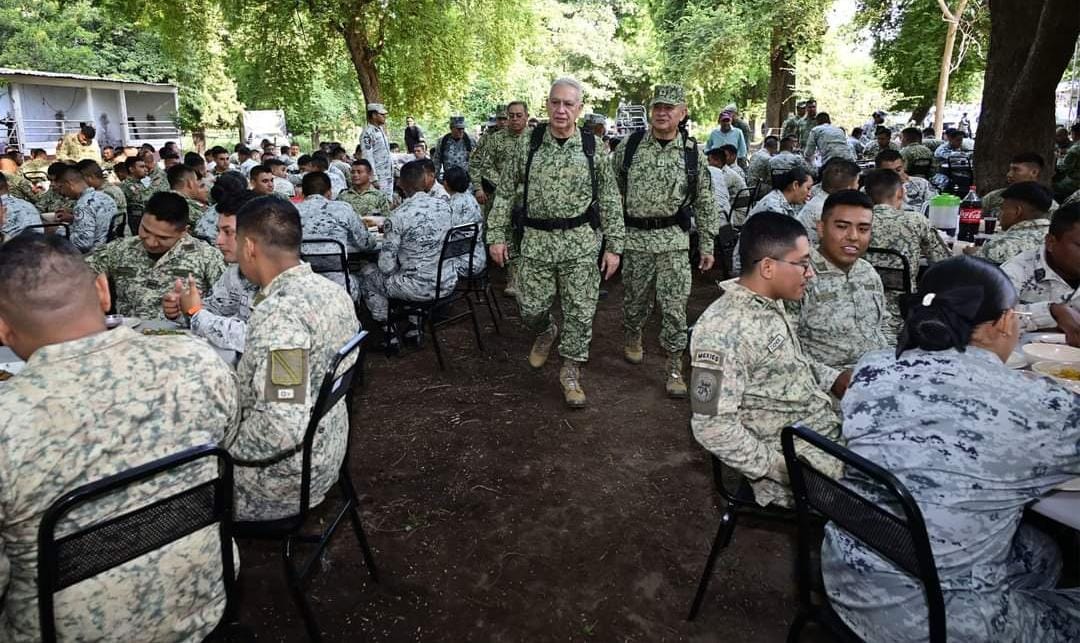 El general Ricardo Trevilla Trejo visita Michoacán.