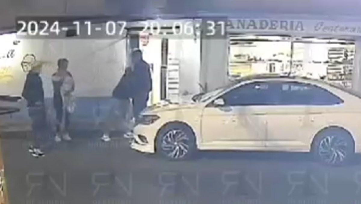 Los asaltantes lograron su cometido en 20 segundos y se llevaron el auto de la familia. Foto (Especial)