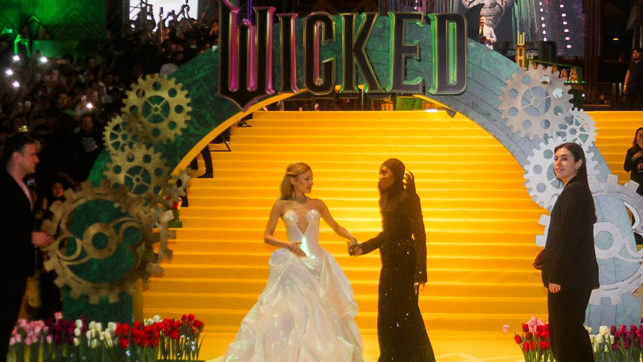 Así se vivió la alfombra amarilla de Wicked en CdMx