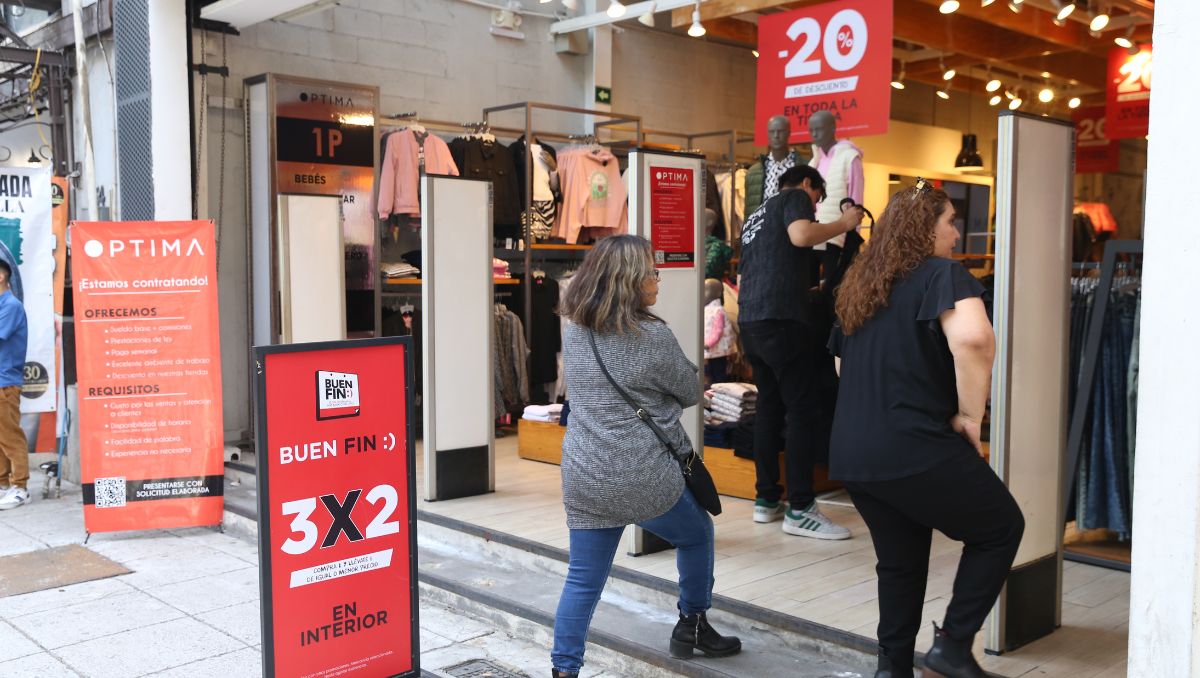 Los comerciantes se preparan de cara al fin de semana más barato del año | Archivo