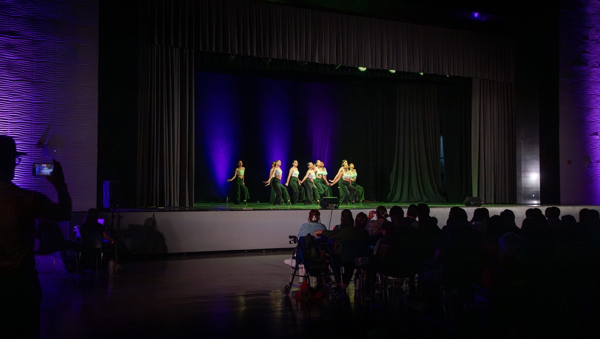 Durante este encuentros, las academias hicieron muestras de las danzas expuestas. (cortesía)