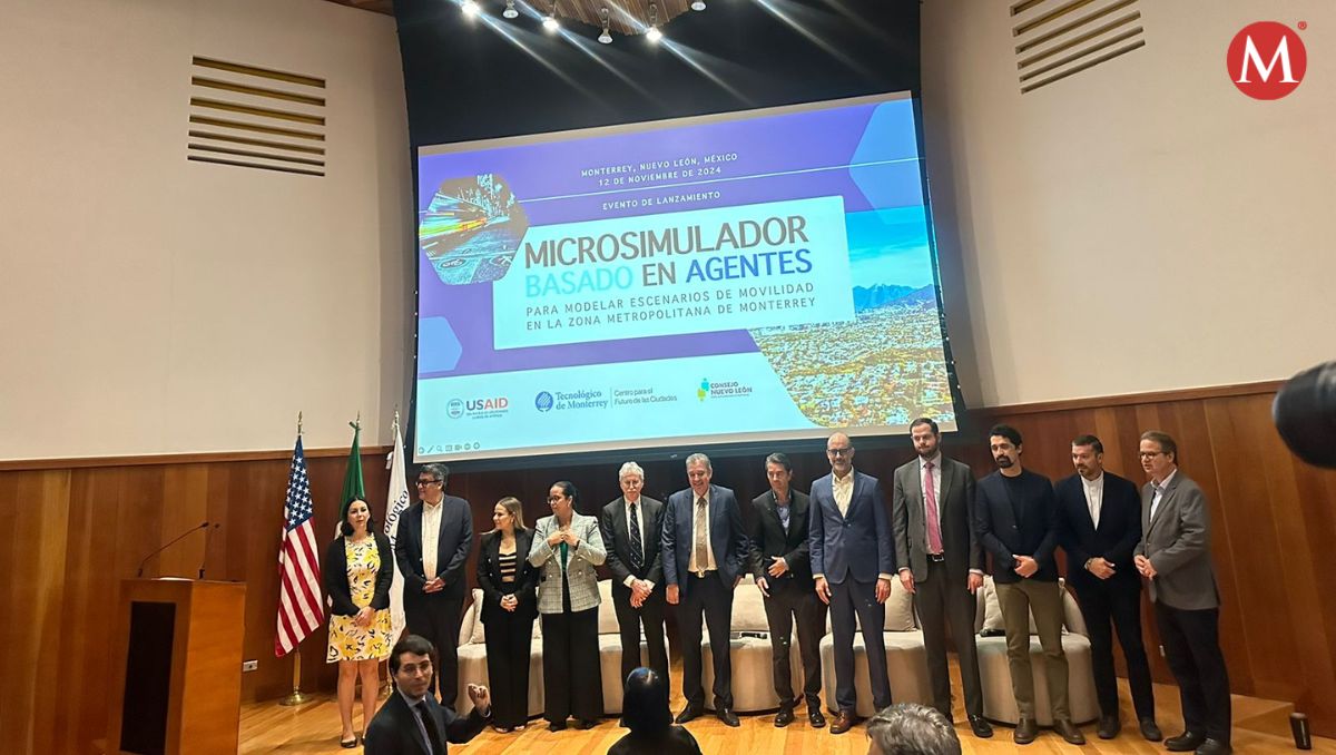 Evento de lanzamiento del microsumilador  en Monterrey / Sandra González Cortés