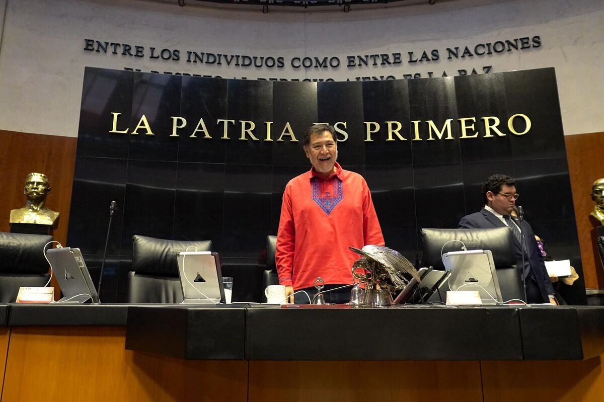 Gerardo Fernández Noroña previo a la sesión ordinaria de la Cámara de Senadores. | Cuartoscuro