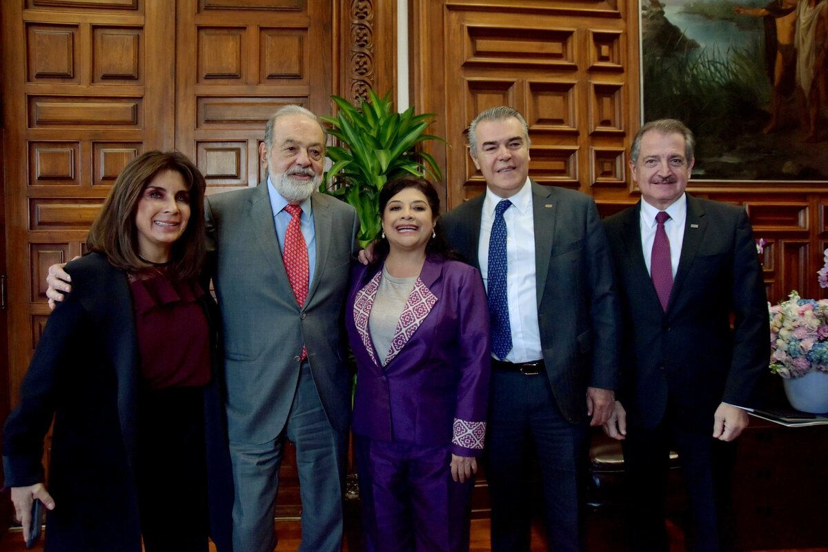Esta reunión se da un dio después del encuentro Empresarial.