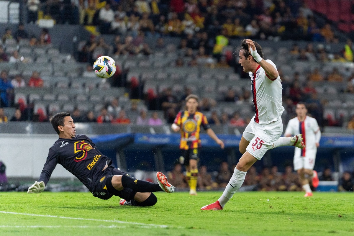 Los dos equipos defendieron su portería. (Imago7)