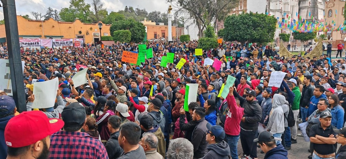 Miles de mineros de Zimapán protestan contra el Sindicato del Cemento
