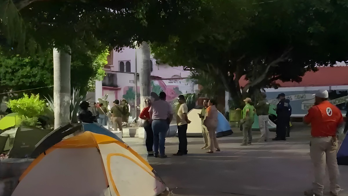 "No me voy a mover de acá": Migrantes en Tuxtla resisten desalojo de parque Santo Domingo | Especial