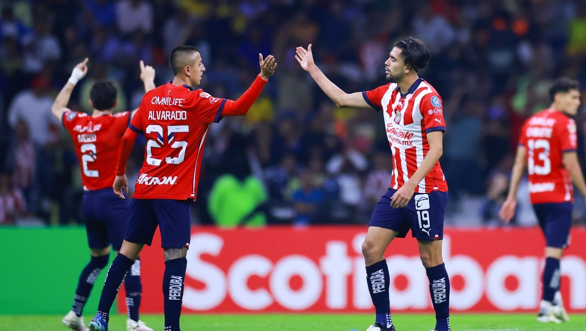 Piojo Alvarado y Ricardo Marín vuelven a los entrenamientos con Chivas (Imago7)