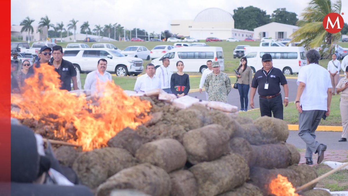 La semar y la Fiscalía de Veracruz supervisaron el proceso de incineración (Especial)