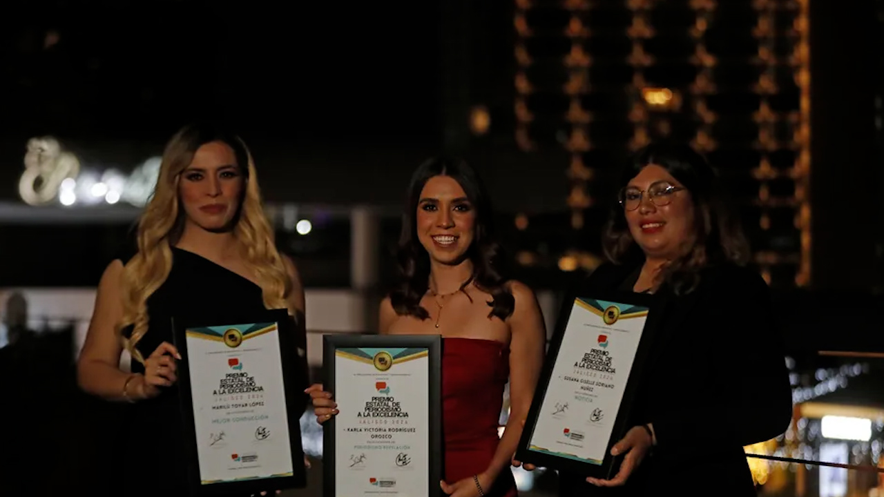 Premian a cuatro periodistas de Grupo Multimedios en Jalisco