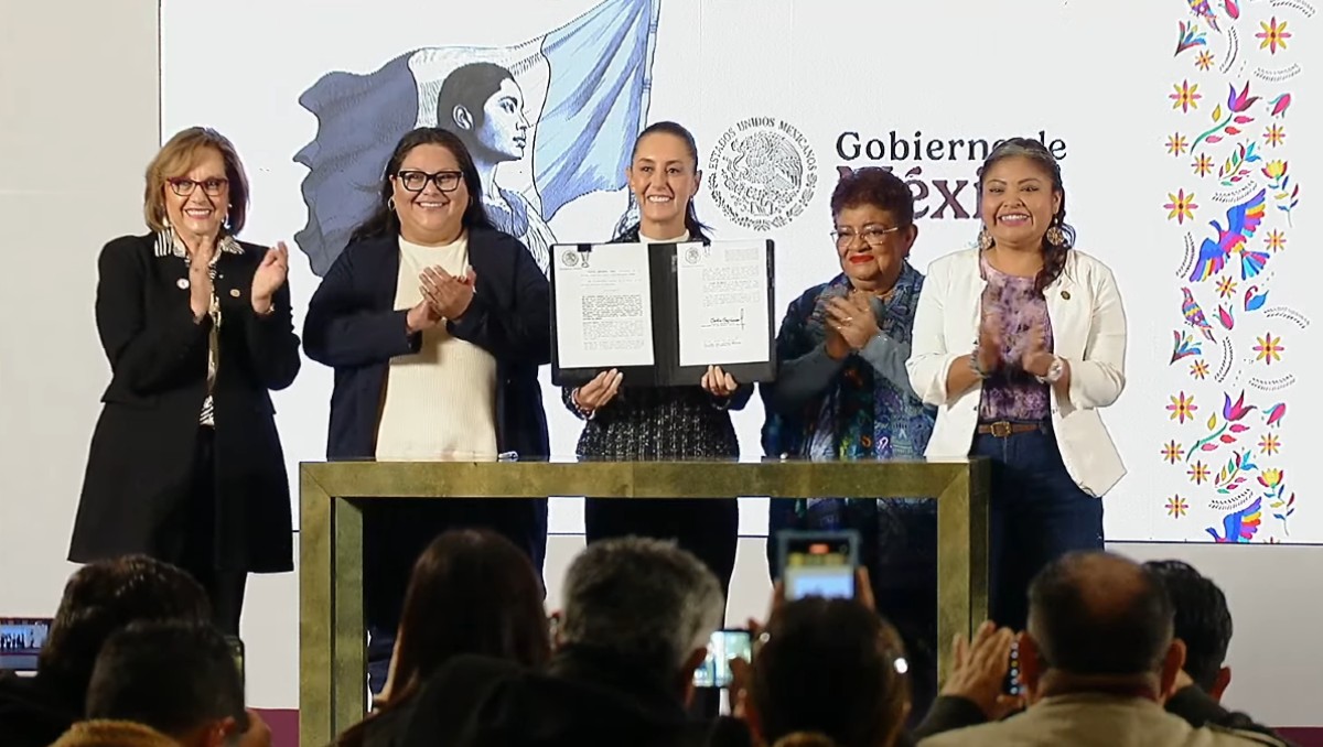 La presidenta Claudia Sheinbaum firmó el decreto constitucional para la igualdad sustantiva de las mujeres. | Especial