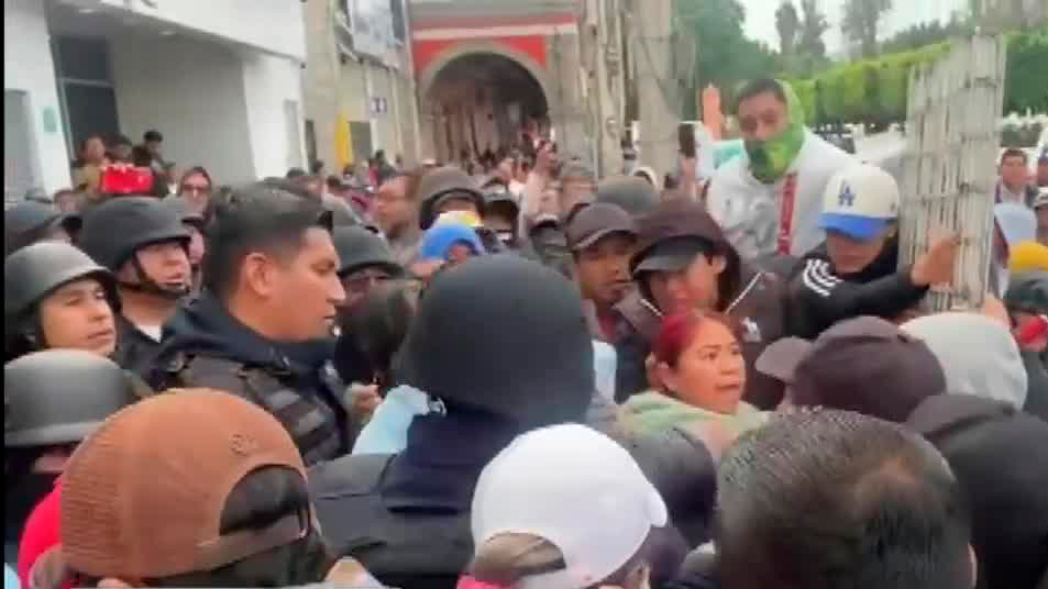 Comerciantes hieren con arma blanca a 3 inspectores municipales tras operativo