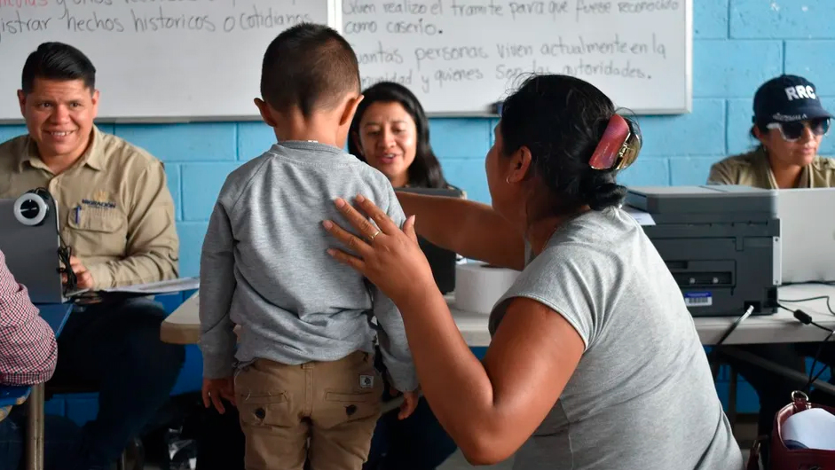 Más de 80 mexicanos permanecen desplazados en Guatemala por la violencia