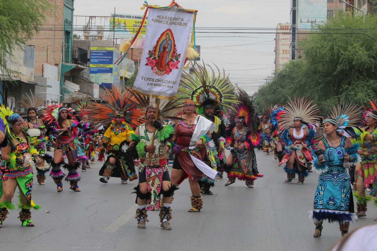 Danzantes se reúnen para recibir la bendición en la parroquia de Nuestra Señora de Guadalupe.| Roberto Amaya