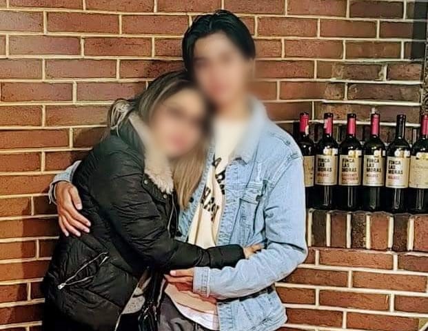 El joven estaba junto con su novia cuando desapareció.