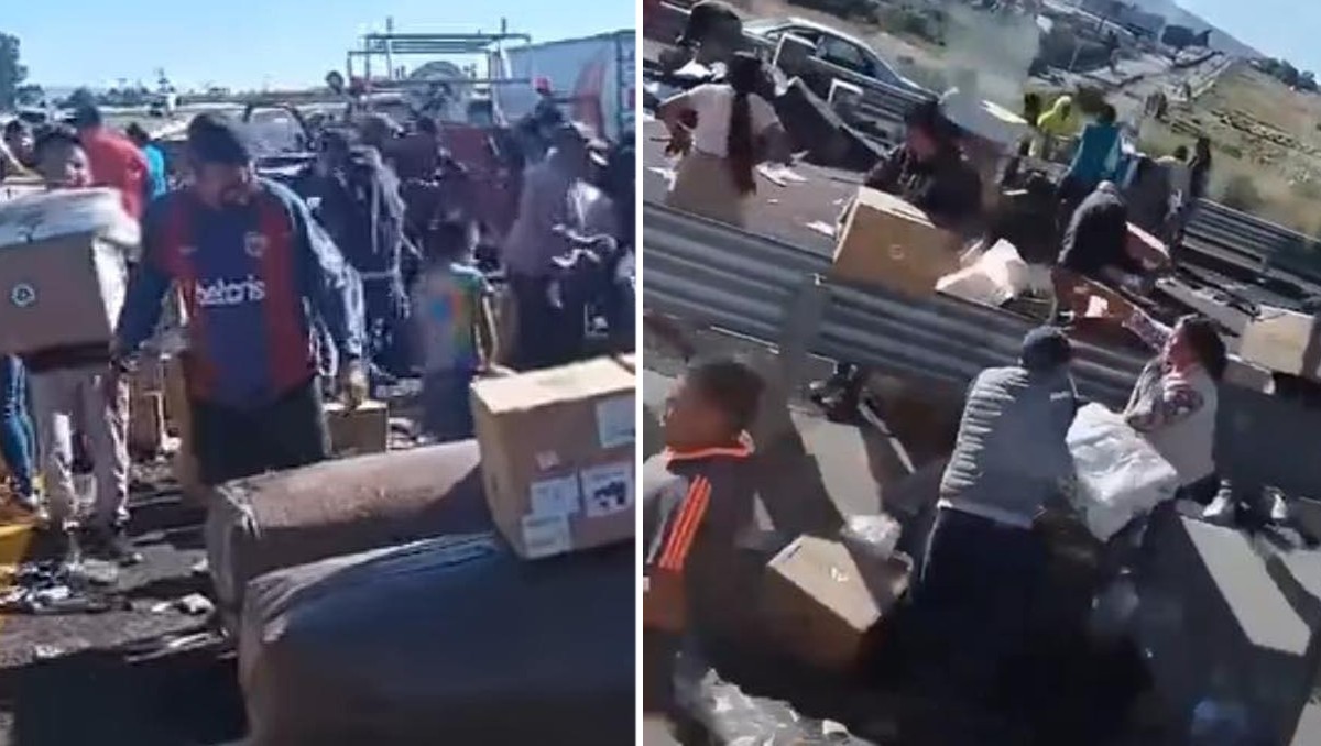 Automovilistas y residentes cargan pacas de ropa tras la volcadura de un tráiler en el Arco Norte