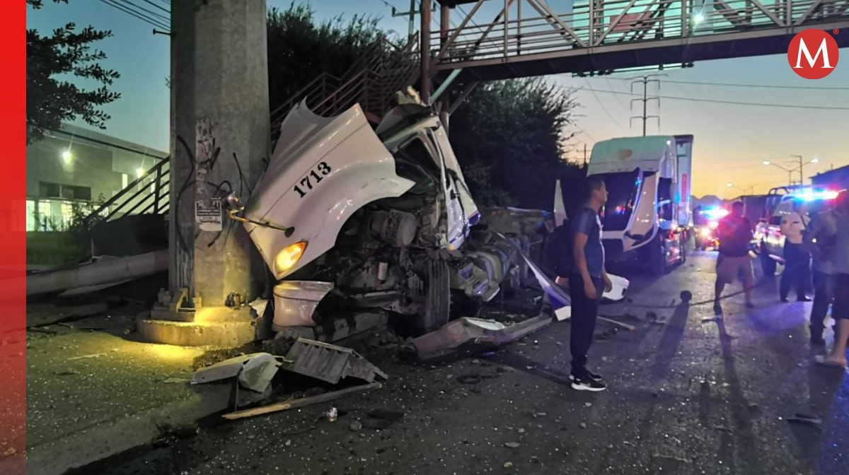 Choque de tráiler en Apodaca. Foto: Especial