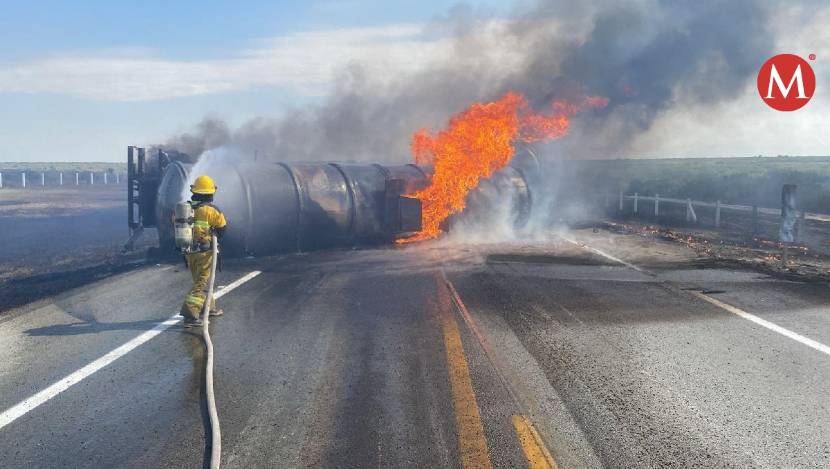 Incendio de pipas con gasolina en Reynosa