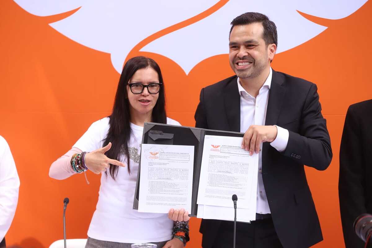 Jorge Álvarez Máynez se registra como aspirante para dirigir MC. | Foto: Jesús Quintanar.