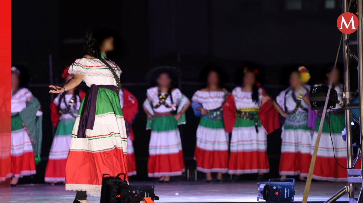 Mujeres participan en certamen de belleza. Foto: Especial