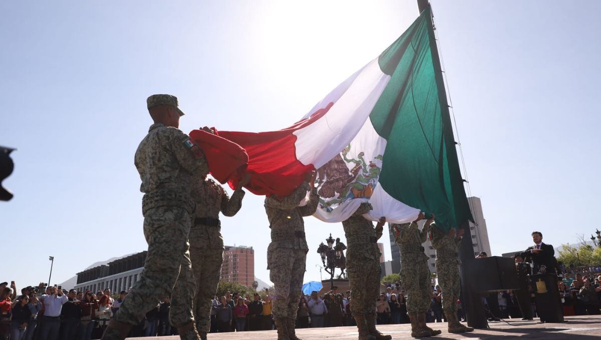 Realizan desfile de la Revolución Mexicana en Monterrey. Luis Guerra