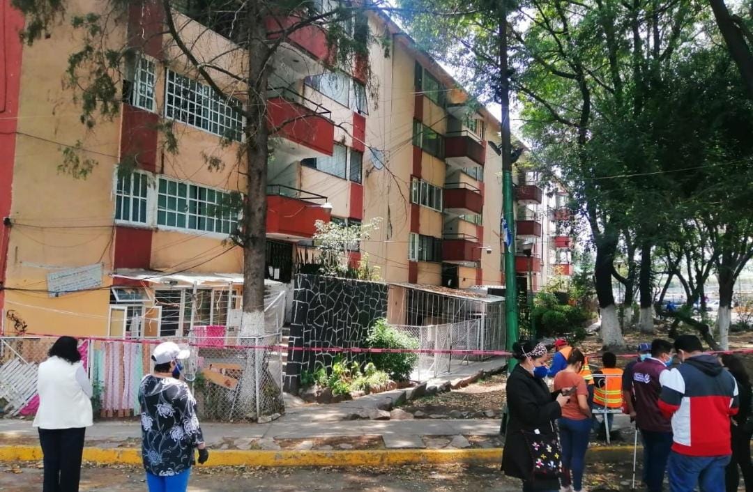 Unidad de  Lindavista Vallejo es invadida. por porros (Cuartoscuro).