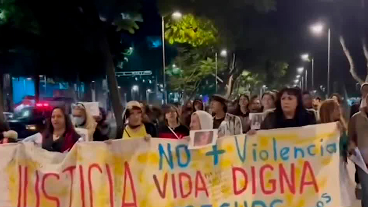 Activistas y comunidad LGBT recuerdan a víctimas de transfeminicidios en México