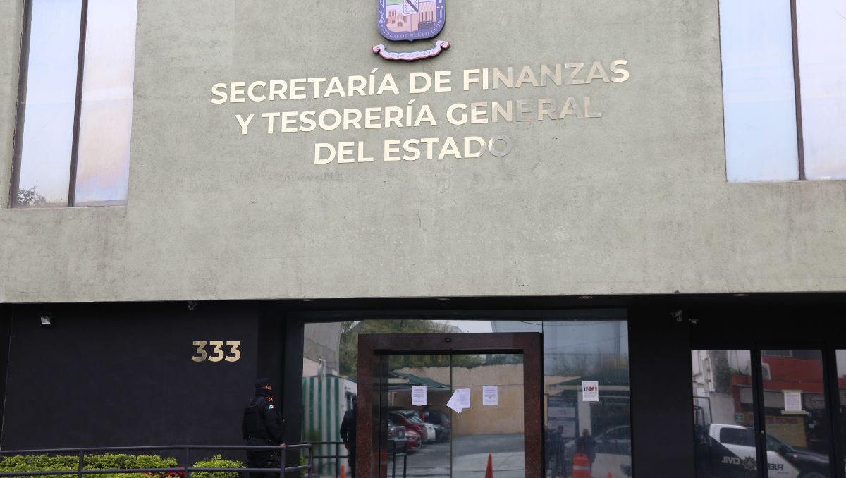 Para el analista Carlos González, nadie asegura que el Gobierno maneje con responsabilidad el endeudamiento. Archivo