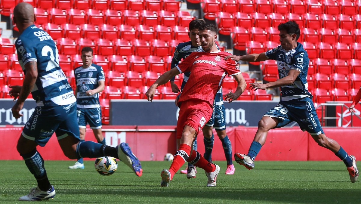 Canelo Angulo se luce durante el juego de preparación entre Toluca y Pachuca ( Cortesía club Toluca )