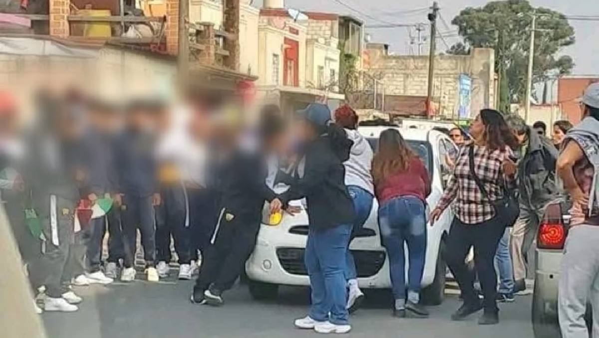 Padres pidieron localizar a la mujer que atropelló a los estudiantes en Chalco. Foto: (Especial)